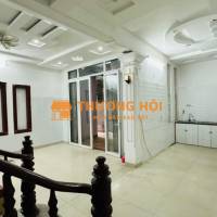 Nhà 3,5 Tầng Sân Cổng Riêng Khu Chợ Hàng Mới Cần Bán Nhanh Trước Tết - 76M2 - Hướng Đông Nam