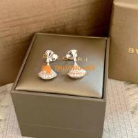 khuyên tai vàng 18k