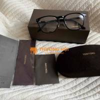 Mắt kính Tomford mới 100% mình được tặng pass lại