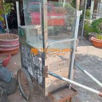 Xe đẩy bỏ viên chuối chiên