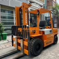 XE NÂNG NISSAN 4TẤN. SỐ TỰ ĐỘNG