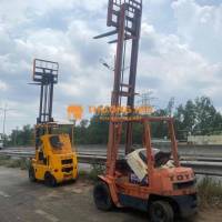 xe nâng 2 tấn máy dầu cao 4 m xe đẹp máy khỏe
