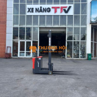Xe nâng stacker E07JZ dùng cho mọi các loại Pallet
