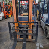 Xe nâng xăng Toyota
