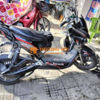Xe máy điện đang chạy bình còn bảo hành 6 tháng