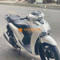 SH 125 Trắng 2018 zin đẹp.2 khoá smatkey