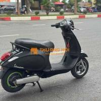 xe vespa đen nhám bình khoẻ