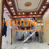 Cần tuyển 2 thợ phụ ốp tấm PVC