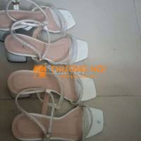 Bán giày 50k 2 em size 3536