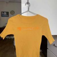 Thanh lý 4c áo sơ mi trắng Sz M, L, chất vải đẹp, có co giãn, để tủ bị nhàu, là đi lại đẹp. Thanh lý 50k/cái  SĐT liên hệ: 0986147911