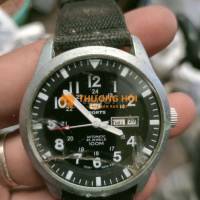 Đồng hồ Seiko nam kim loại đen bạc