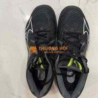 giày cầu lông mizuno size 40
