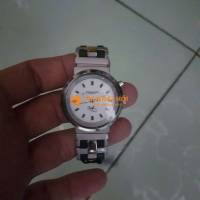 Đồng hồ REO-STAR mới đẹp, sử dụng máy Singapo.