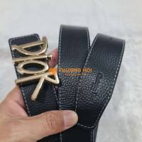 Nịt Dior khóa thép màu vàng .