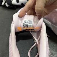 Giày Adidas nữ, size US 7, màu hồng nhạt
