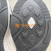 Giày nam còn mới 100%. do chân bé mang chật.