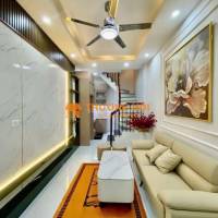 Bán nhà mặt phố Lê Văn Lương, Thanh Xuân Bắc, 32m2 x 5 tầng, 4PN, Sổ đỏ, 8.4 tỷ. LH: 0975948906