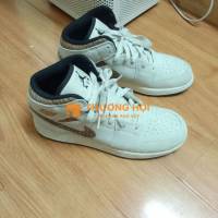 Thanh lý snk Nike jordan 1 mid