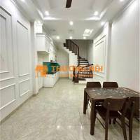 Bán nhà nguyễn sơn long biên 35m2 5 tầng full nội thất ngõ rộng 3 gác giá nhỉnh 5 tỷ