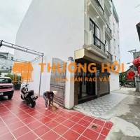 NHÀ MỚI KÍNH KONG - OTO ĐỖ CỬA - SÂN CHƠI RỘNG THOÁNG