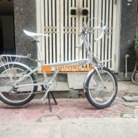 Xe đạp dạo phố