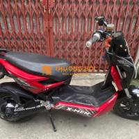 Xe điện Xmen màu đỏ đen