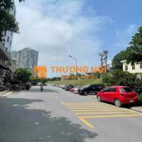 bán toà nhà văn phòng mặt phố Ngọc Thuỵ 240m x 8tầng, mặt tiền 9m, thông sàn kinh doanh