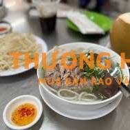 QUÁN BÁNH CANH TRẢNG BÀNG HOÀNG LONG TUYỂN 5 NHÂN VIÊN PHỤC VỤ