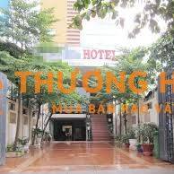 Tuyển lễ tân nam