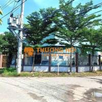 NHÀ XƯỞNG GẦN 1.000m2 GÓC 2MT NHỰA NHỊ BÌNH, HÓC MÔN
