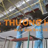 Tuyển thợ và phụ lắp ống thông gió.