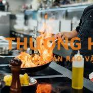 Nhân viên phụ bếp nóng