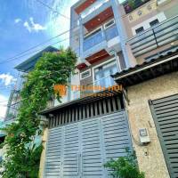 Nhà 4 tầng, hẻm 1 xẹt Đỗ Xuân Hợp, dòng tiền ổn định 10 triệu/tháng, chưa tới 4 tỷ.