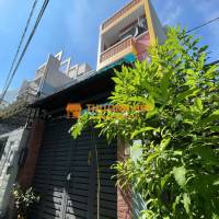 Nhà ngang 5m, hẻm 1 xẹt sát Đỗ Xuân Hợp, Phước Long B (Q9 cũ), 3 tầng kiên cố, giá chỉ 5 tỷ.