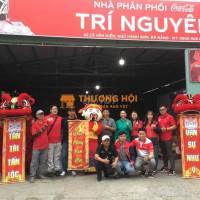 nhân viên lái xe tải + nhân viên giao hàng