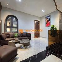 **Bán nhà MT Phạm Cự Lượng** phường 2 Tân Bình; 7*20, cạnh sân bay