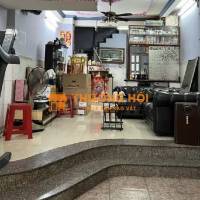 Nhà đẹp 5 tầng Lạc Long Quân sát Đầm Sen, DT 43m2 4PN BTCT, tiện sửa mới