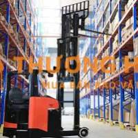TUYỂN LÁI XE NÂNG TẦM CAO (REACH TRUCK)