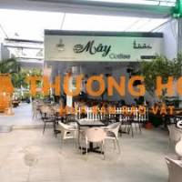 cần tuyển 3 nhân viên pha chế, 1 nhân viên phục vu