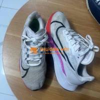 giày Nike siz40 chính hãng còn mới