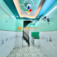 Nhà 4 tầng Chiến Lược- sát khu Tên Lửa