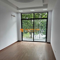 Lĩnh Nam Nhà Phân Lô 5 tầng, 2 mặt thoáng. View Hồ Thế Đất Vượng Khí, Tài Lộc Hưng Thịnh!