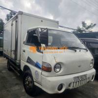 Xe Hyundai thùng kín, đời 2005.