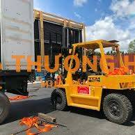 2 NHÂN VIÊN XE NÂNG TẠI LONG AN