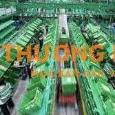 Nhân viên xử lý hàng hóa tại KCN Bình Xuyên