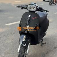 Vespa đen nhám đèn vuông