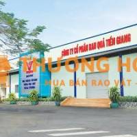 Nhân viên vận hành xử lý nước thải