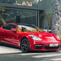 Porsche Panamera Model 2018 . Đỏ - Kem . Full BD