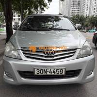 Toyota Innova 2009 G - 100000 km
