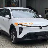 VinFast Limo Green 2025